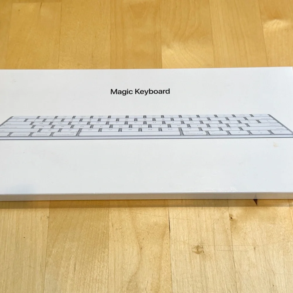 Apple Magic Keyboard in White